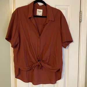 Size medium short sleeve Abercrombie blouse